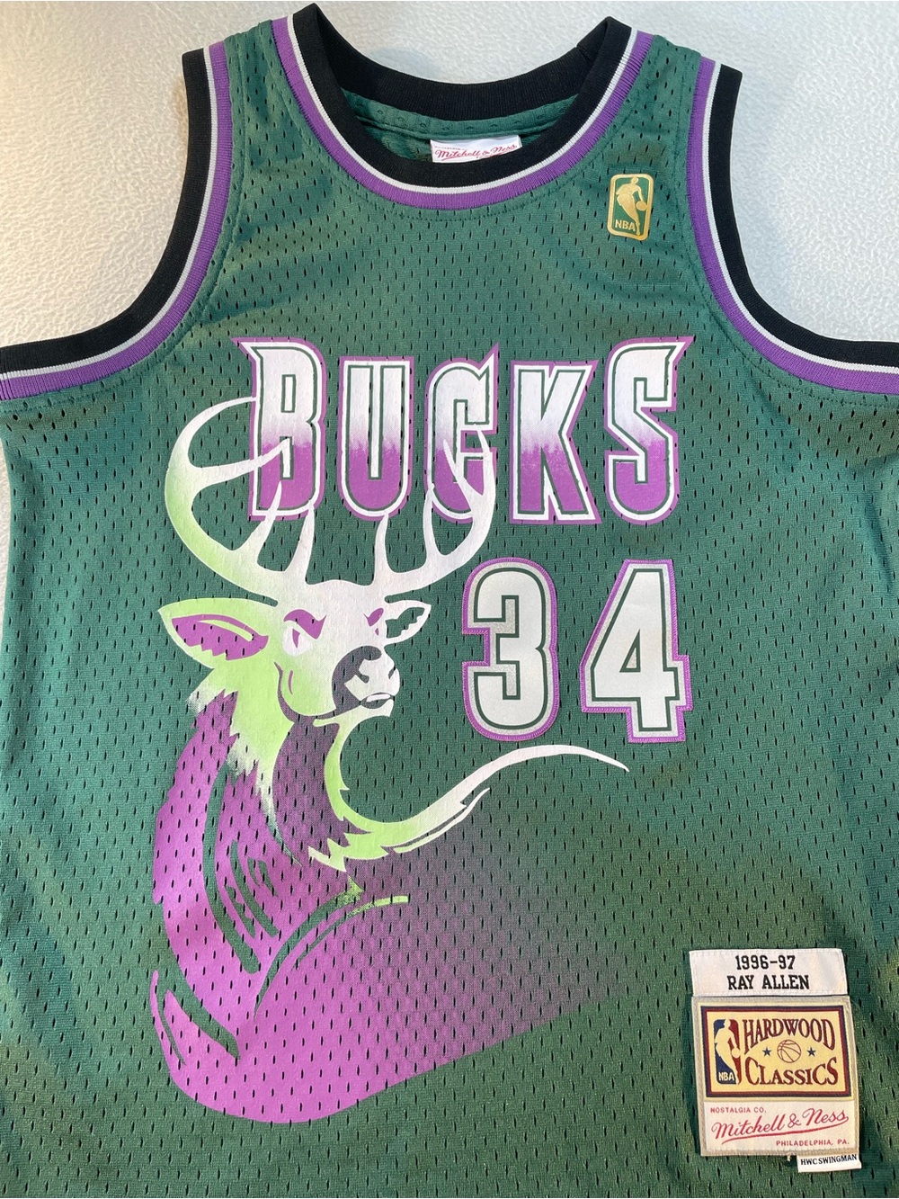 Mitchell & Ness Kids Ray Allen Milwaukee Bucks Retro Jersey Size Medium